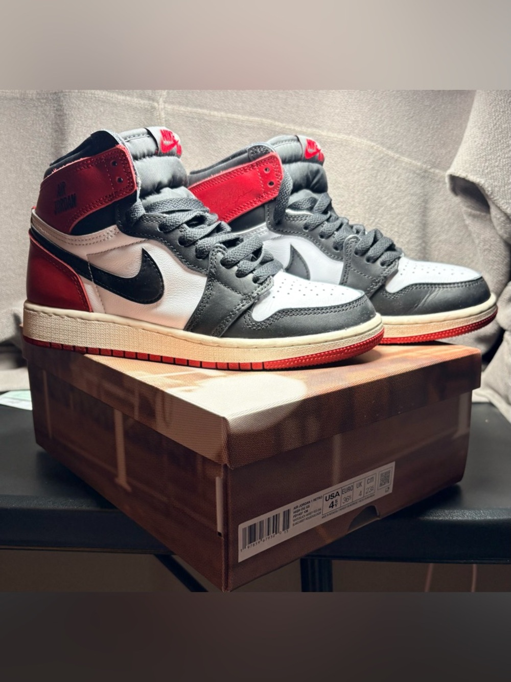 Jordan 1 Retro High OG Black Toe Reimagined. Boys SZ 4.5Y